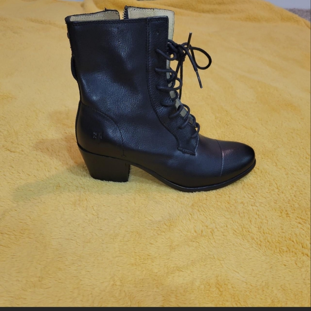 FRYE leather distressed look lace up boots